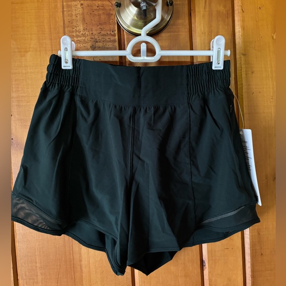 lululemon athletica Pants - Lululemon hotty hot HR short 4’’ lined